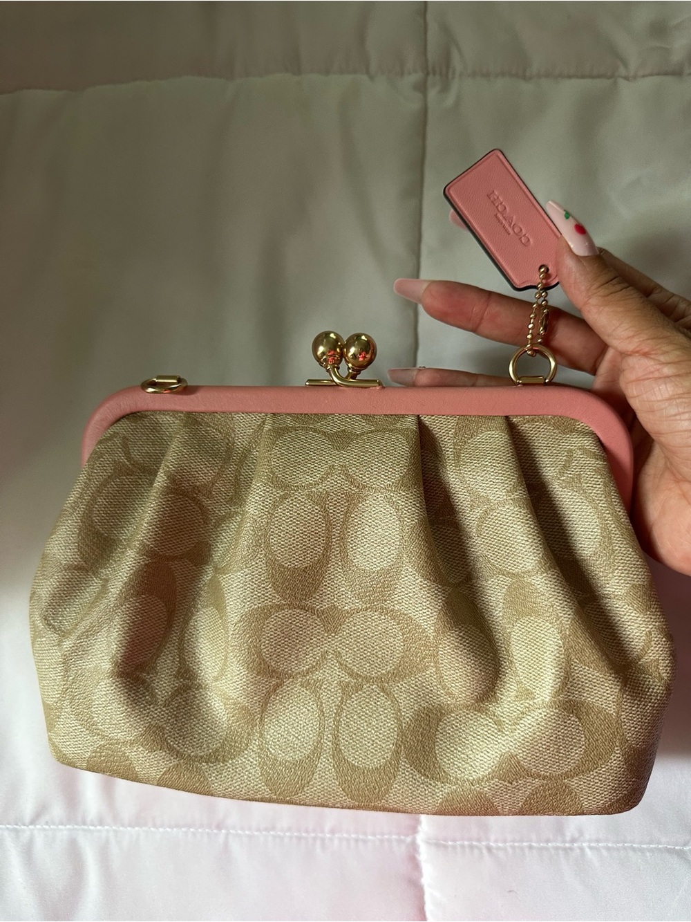 Coach signature print kisslock